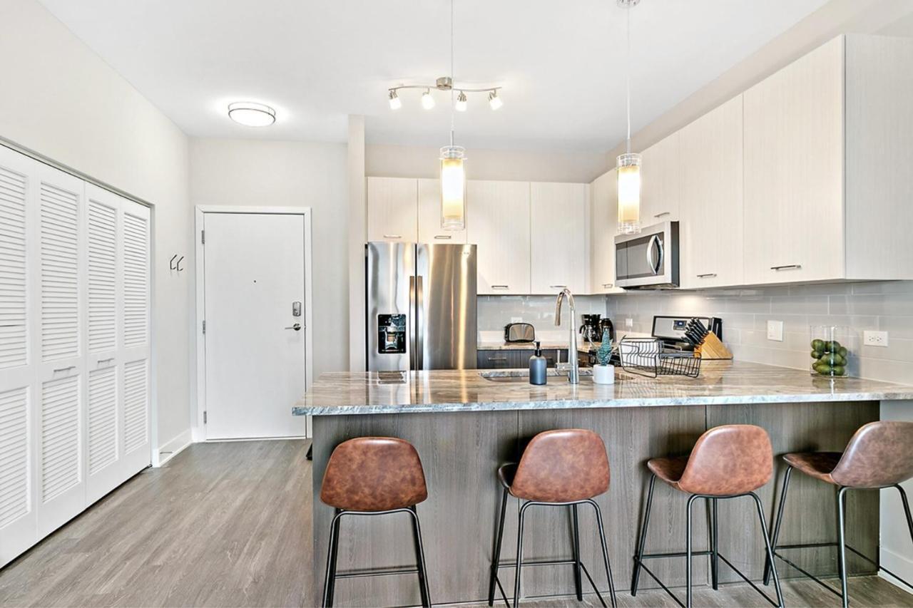 Bright & Comfortable Oakbrook 2Br Apt Free Parking - Ob 1 Leilighet Oakbrook Terrace Eksteriør bilde